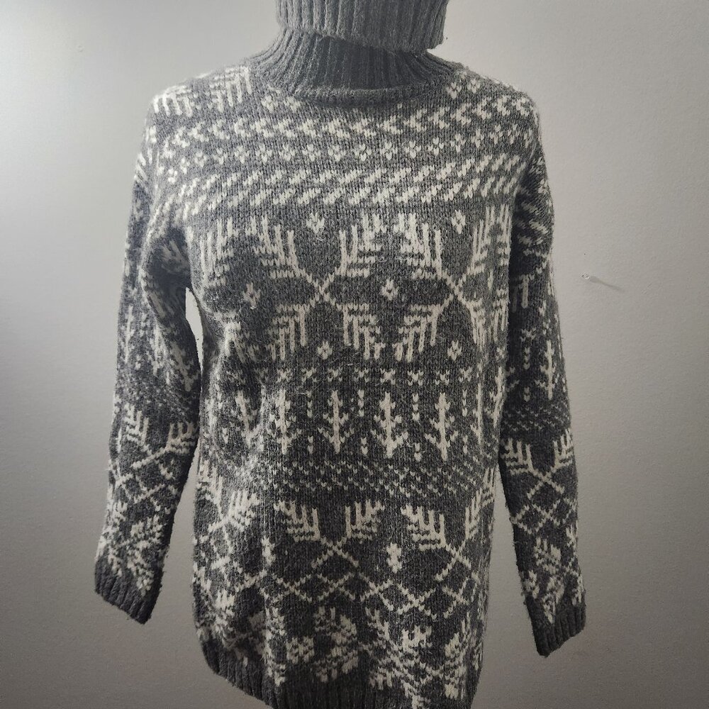 Wind River Nordic Patter Wool Turtle Neck sz S